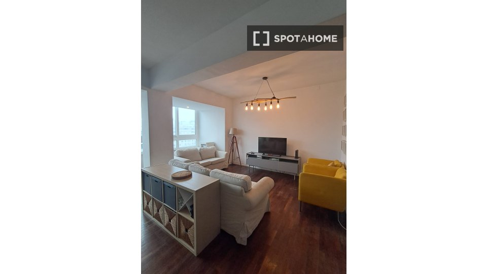 Apartment Lisbon, 4 beds, 125m² — photo 1