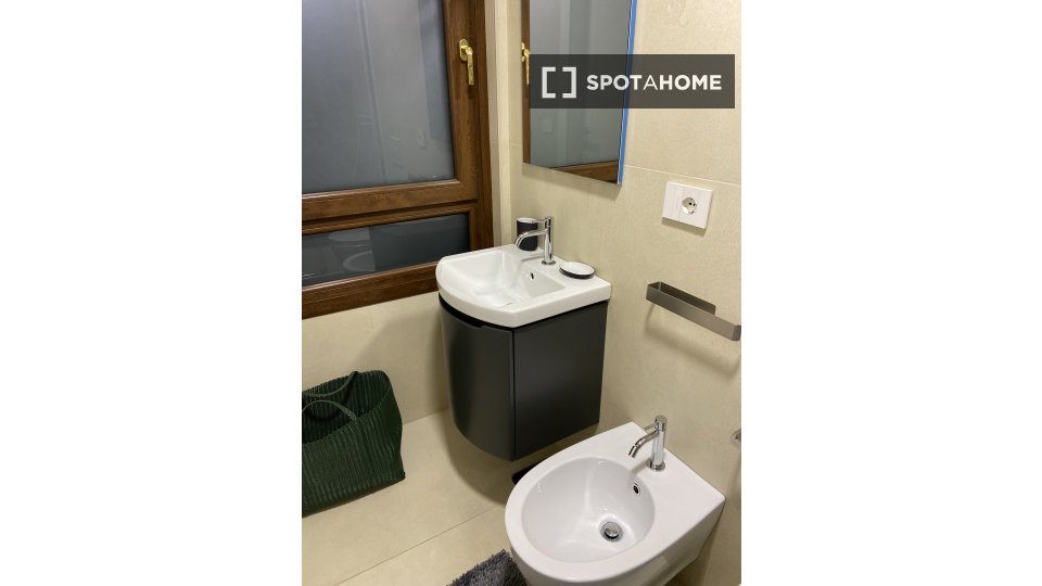 Double room Rome, 3 beds, 140m² — photo 1