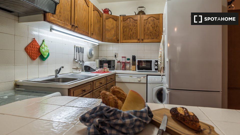 Apartment Lisbon, 1 bed, 70m² — photo 12