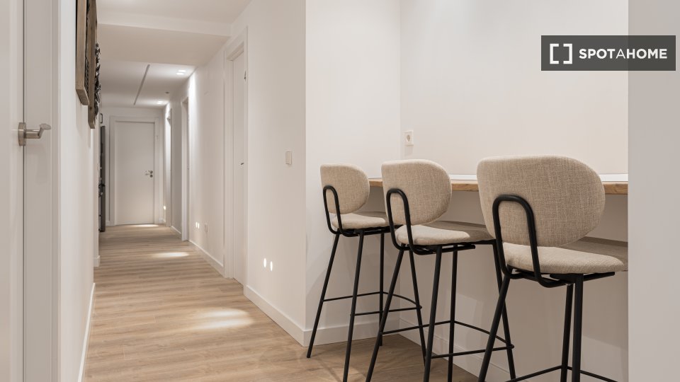 Double room Madrid, 6 beds, 120m² — photo 9