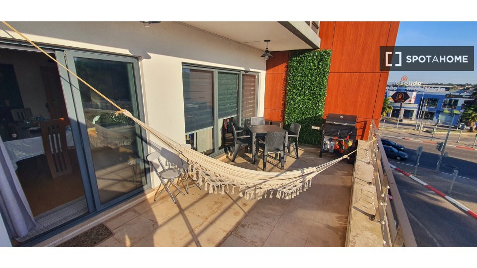 Apartment Lisbon, 2 beds, 130m² — photo 10