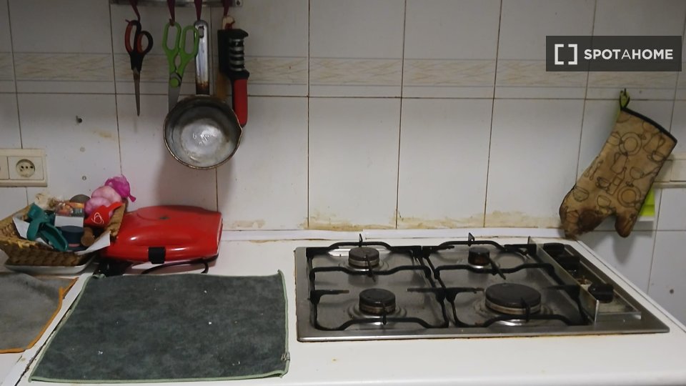 Double room Barcelona, 3 beds, 90m² — photo 8