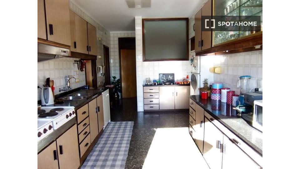 Double room Porto, 2 beds, 300m² — photo 24