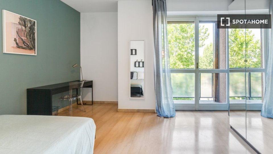 Double room Milan, 3 beds, 102m² — photo 12
