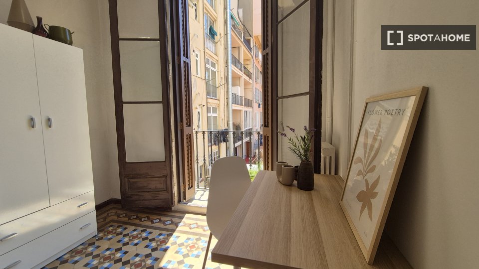 Double room Barcelona, 10 beds, 150m² — photo 5