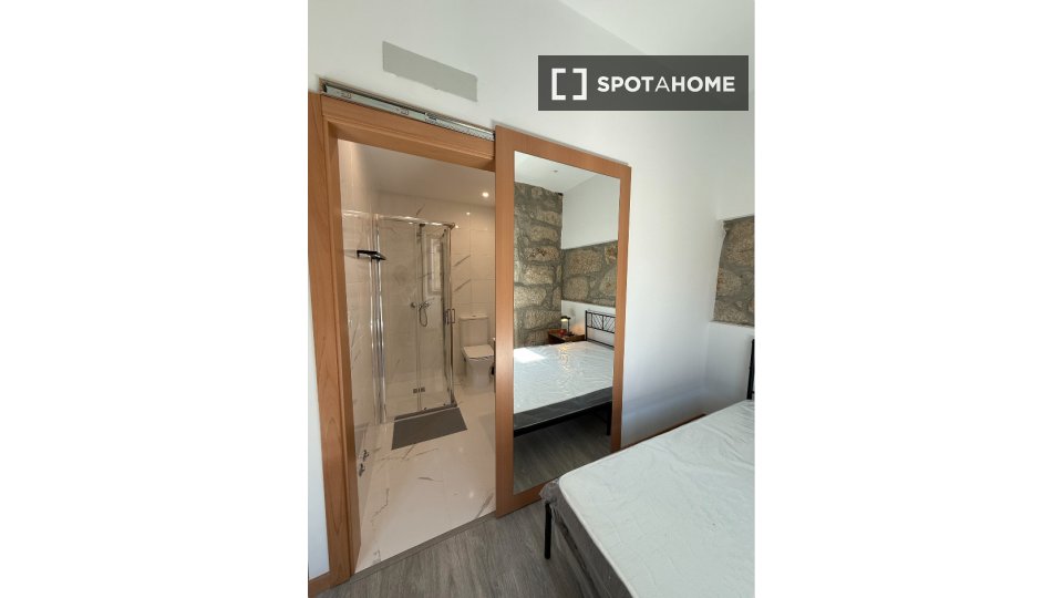 Double room Porto, 3 beds — photo 9