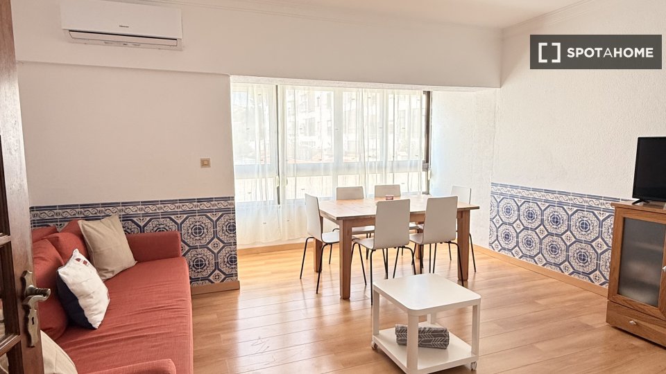 Apartment Lisbon, 2 beds — photo 18