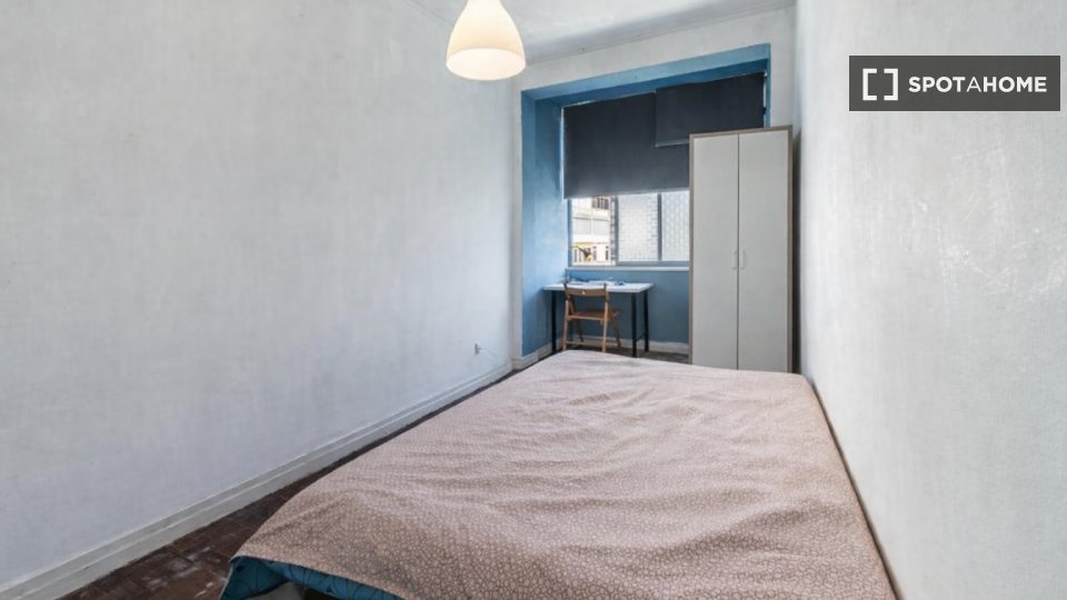 Double room Lisbon, 6 beds — photo 29