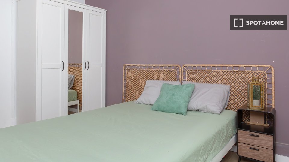 Double room Lisbon, 9 beds — photo 32