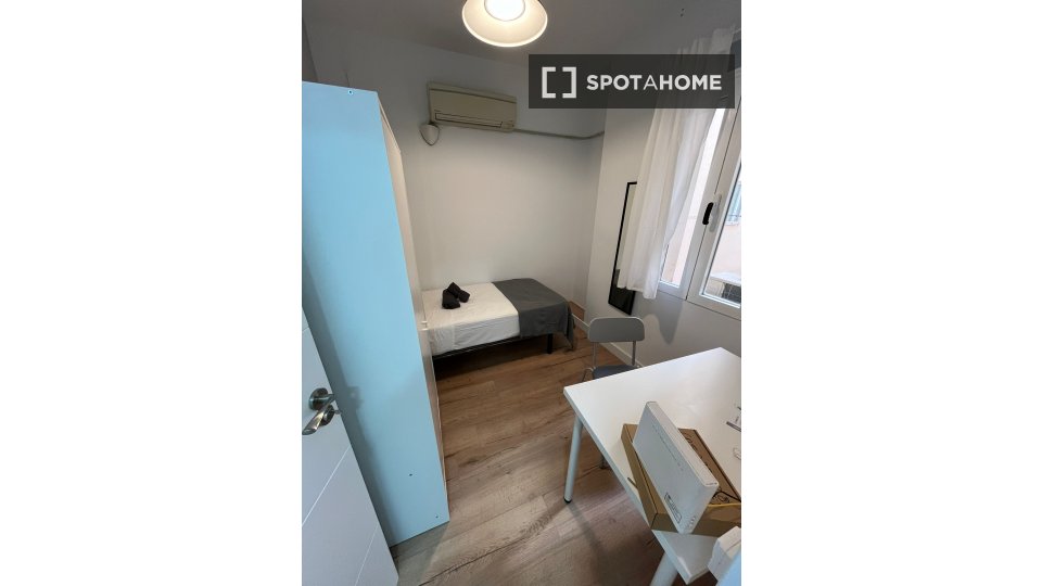 Double room Madrid, 6 beds — photo 14
