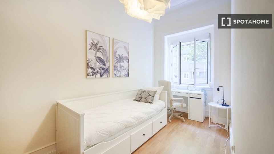 Double room Lisbon, 6 beds — photo 4