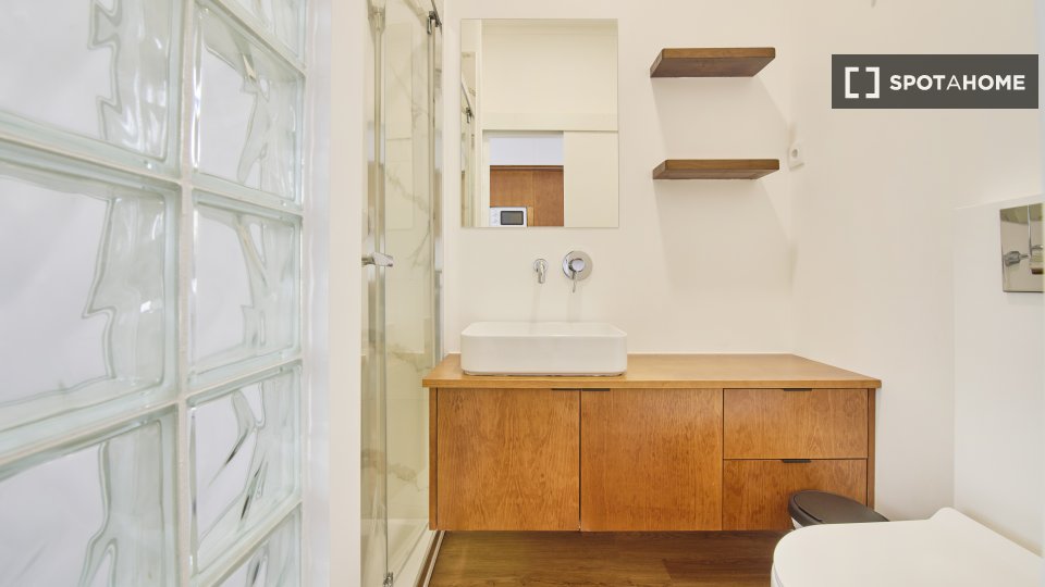 Apartment Lisbon, 1 bed — photo 11
