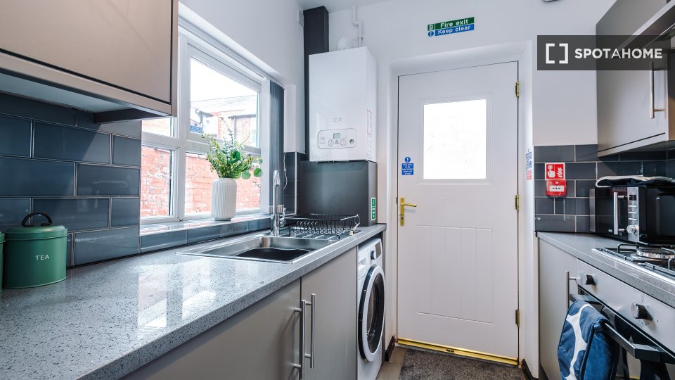Apartment Manchester, 4 beds, 80m² — photo 18