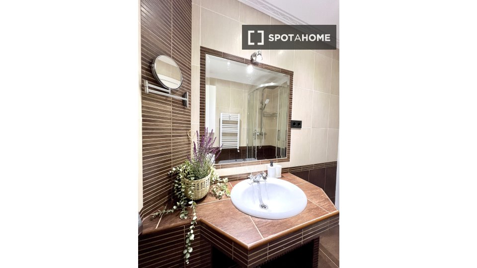Apartment Madrid, 2 beds, 65m² — photo 9