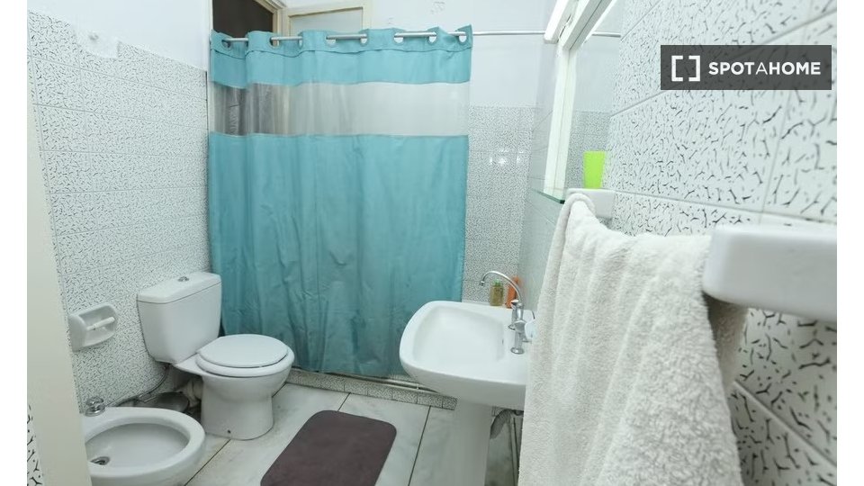 Double room Athens, 4 beds — photo 9