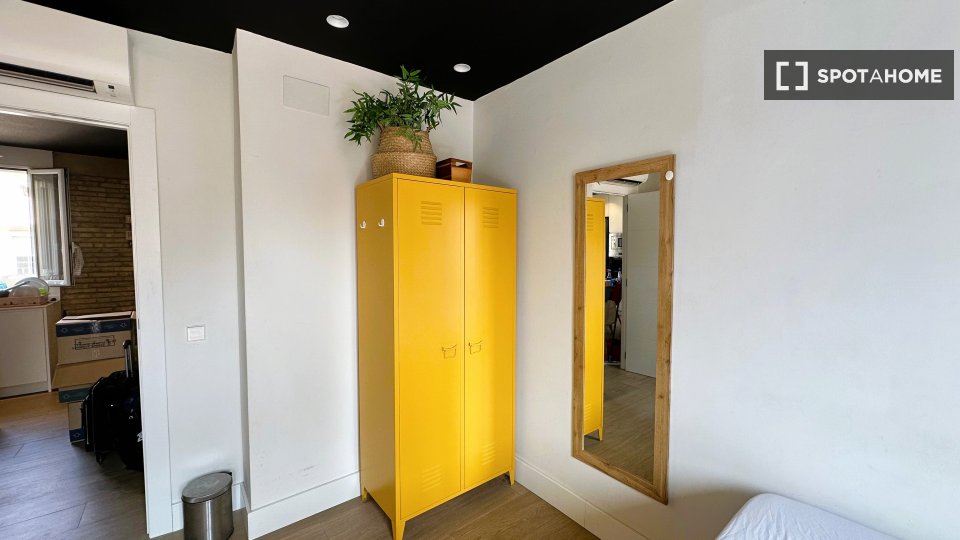 Double room Valencia, 5 beds, 100m² — photo 6