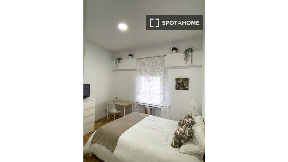 Double room Madrid, 4 beds, 100m² — photo 12