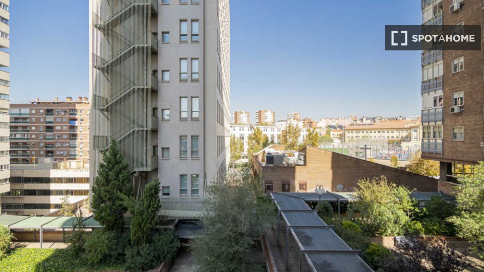 Double room Madrid, 16 beds — photo 40