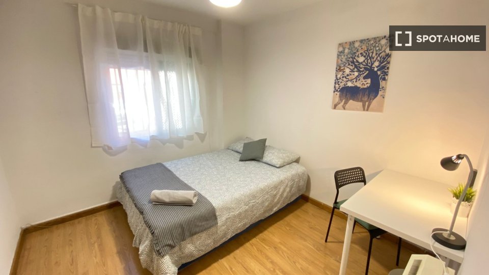Chambre double Madrid, 4 chambres — photo 18
