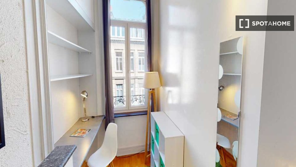 Double room Lille, 3 beds, 60m² — photo 13