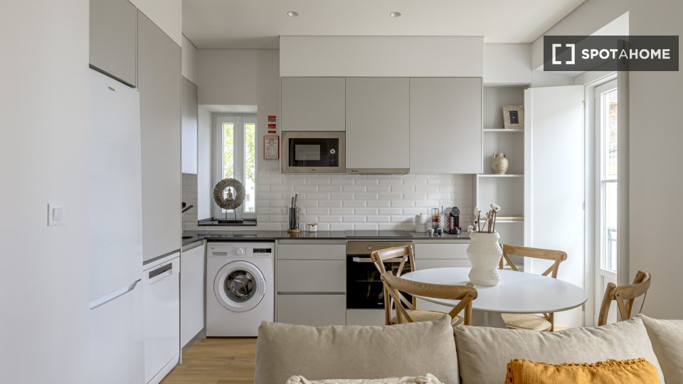 Apartment Lisbon, 1 bed — photo 13