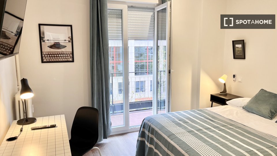 Double room Madrid, 5 beds, 110m² — photo 7