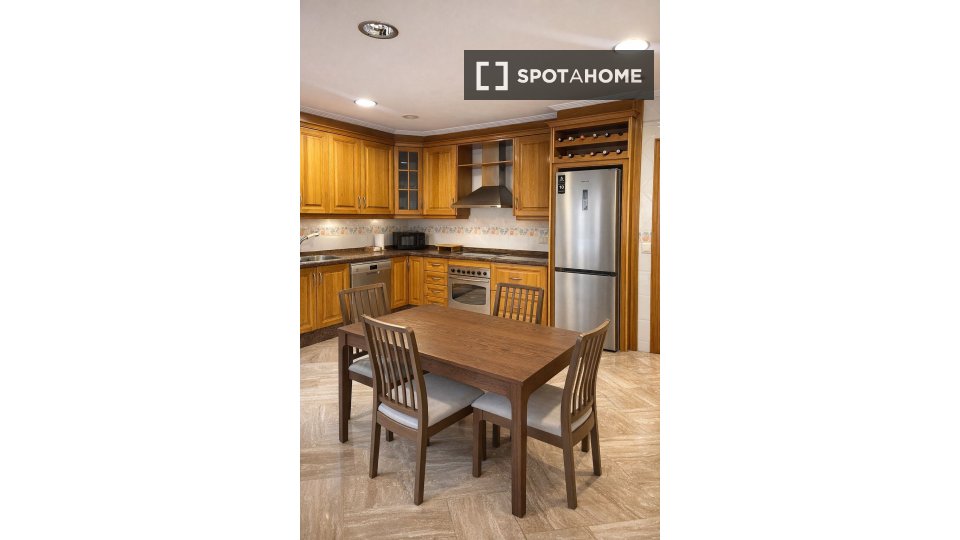 Apartment Alicante, 3 beds, 150m² — photo 8