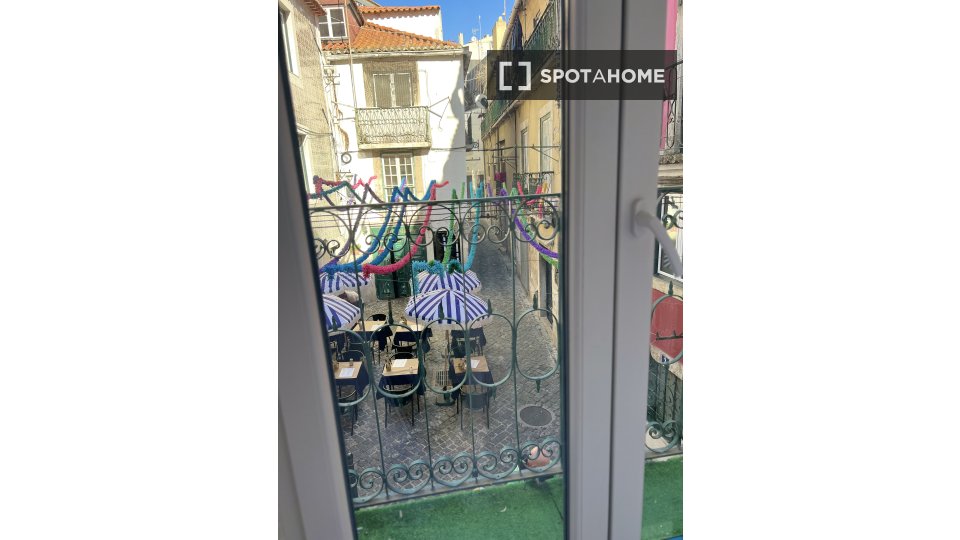 Apartment mono Lisbon, 55m² — photo 2