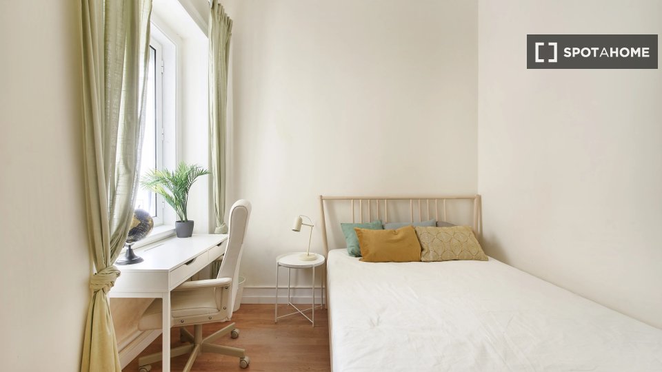 Double room Lisbon, 6 beds — photo 11