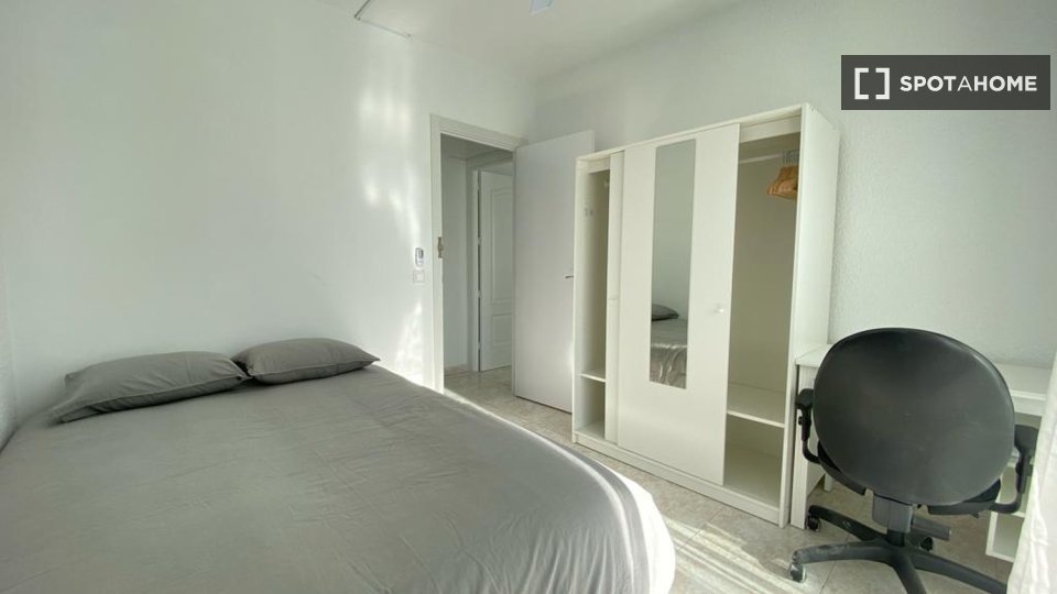 Double room Madrid, 4 beds — photo 2
