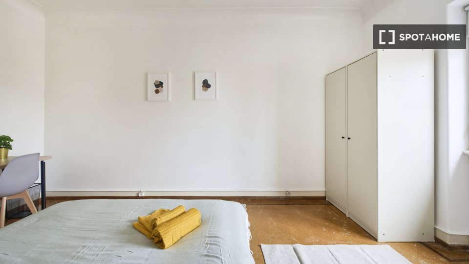 Double room Lisbon, 9 beds — photo 18
