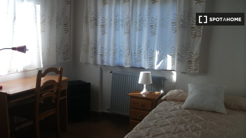 Double room Madrid, 11 beds, 300m² — photo 2