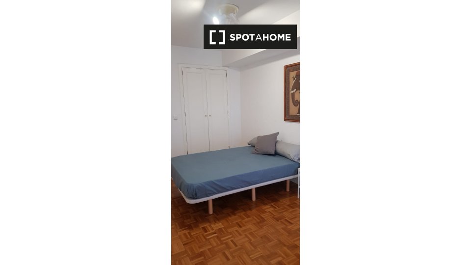 Double room Valencia, 6 beds, 140m² — photo 4
