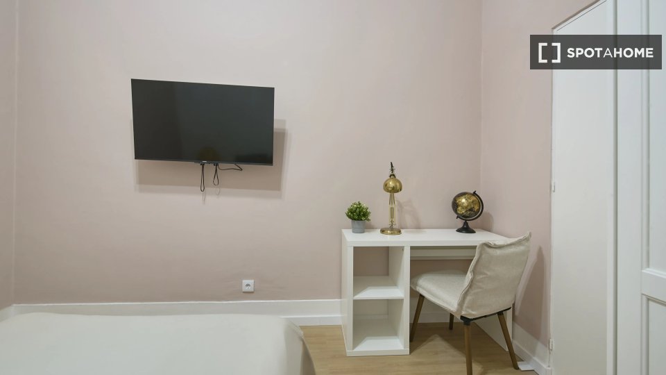 Double room Lisbon, 9 beds — photo 4