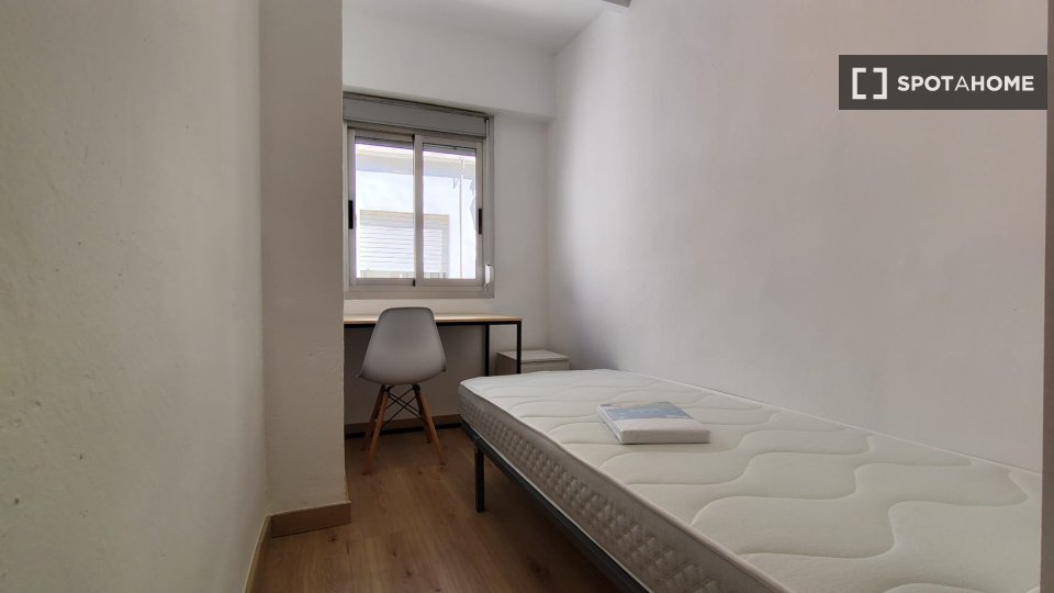 Habitación en piso compartido en Silla