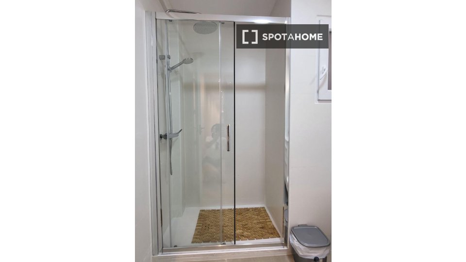 Double room Alicante, 5 beds, 120m² — photo 14