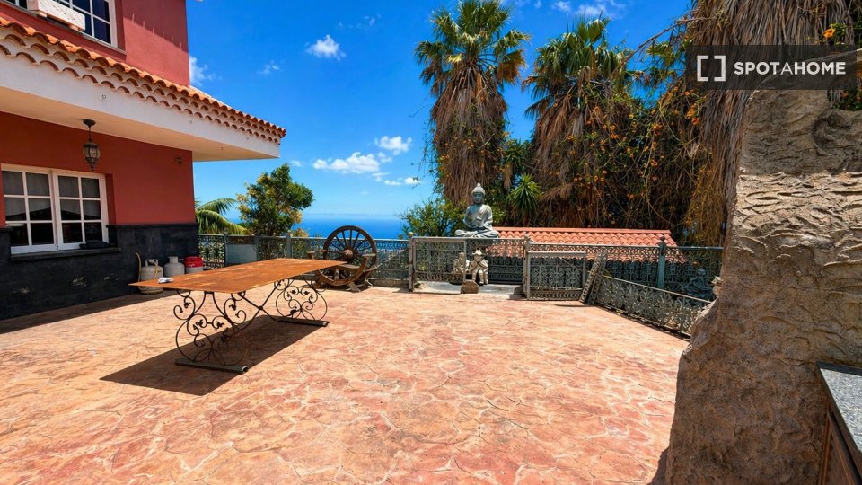 Apartment Santa_Cruz_De_Tenerife, 4 beds, 400m² — photo 4
