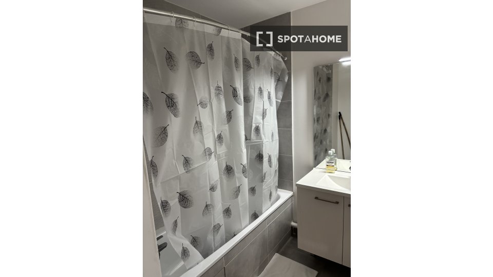 Double room Paris, 2 beds, 63m² — photo 12