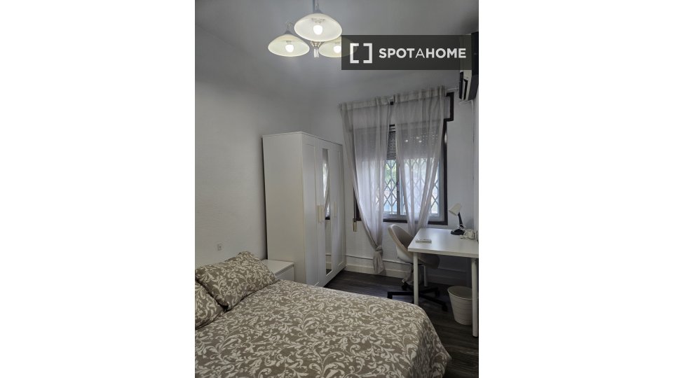 Double room Zaragoza, 2 beds — photo 6