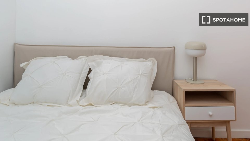 Double room Lisbon, 5 beds — photo 3