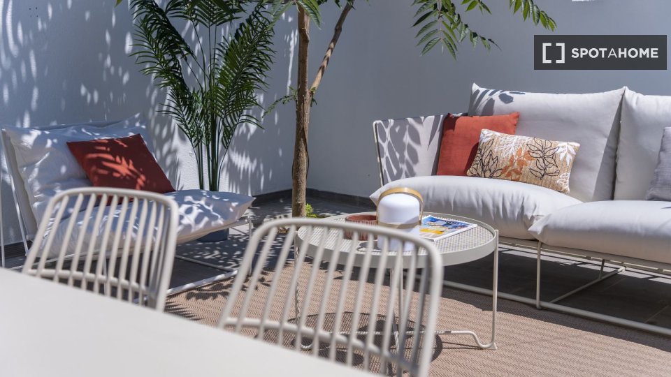 Apartment Lisbon, 1 bed — photo 8