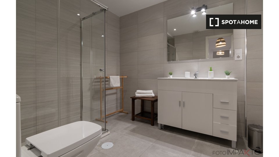 Double room Madrid, 6 beds, 140m² — photo 11