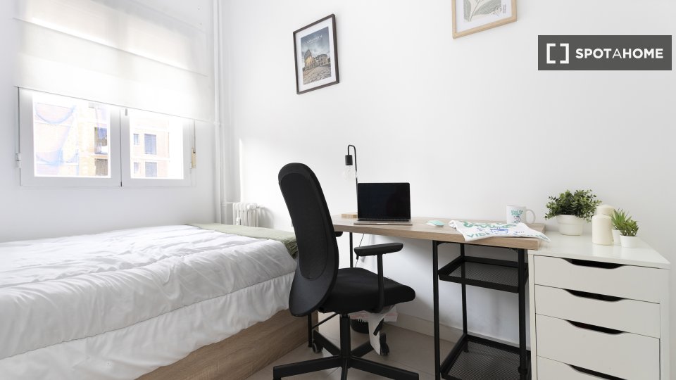 Double room Madrid, 5 beds — photo 3