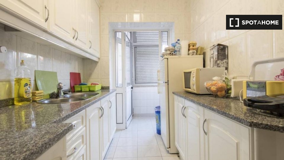 Double room Lisbon, 4 beds, 160m² — photo 9