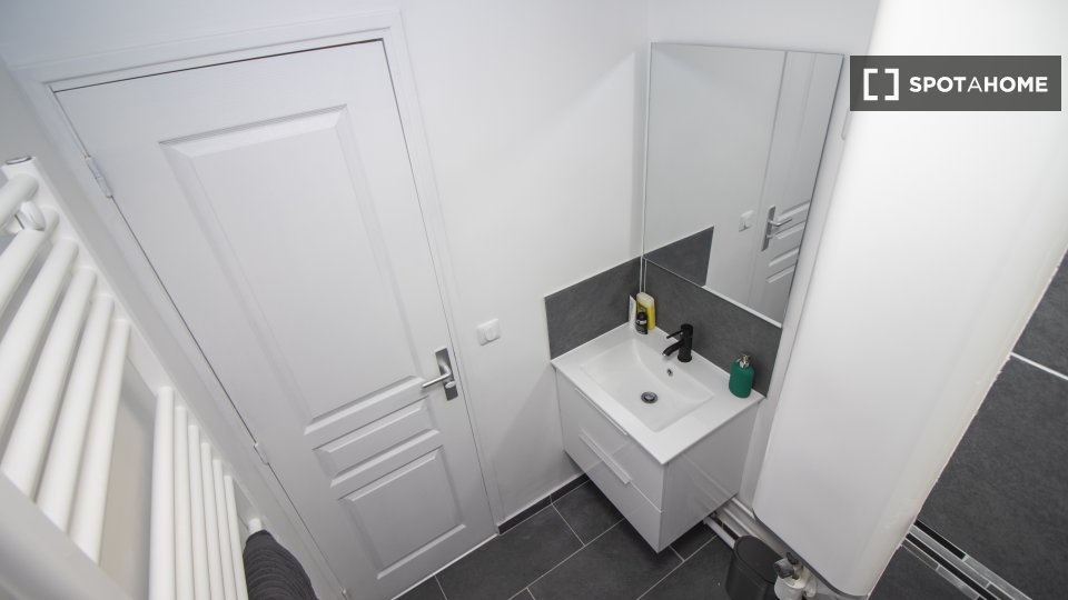 Double room Paris, 3 beds, 66m² — photo 11