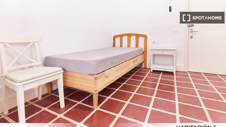 Double room Seville, 5 beds — photo 56
