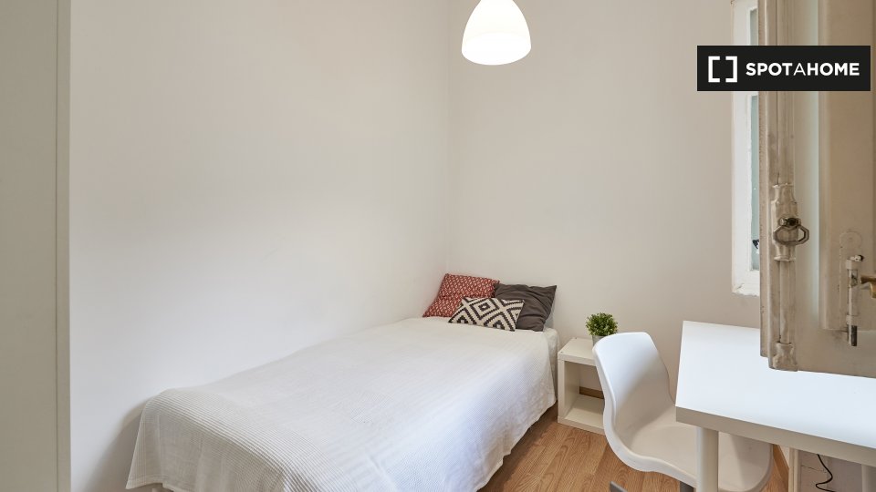 Double room Lisbon, 12 beds — photo 13