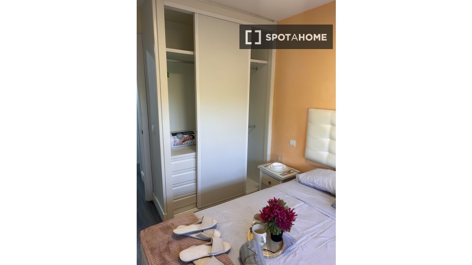 Double room Madrid, 5 beds, 85m² — photo 14