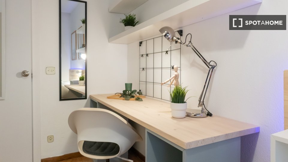 Double room Madrid, 5 beds, 120m² — photo 36