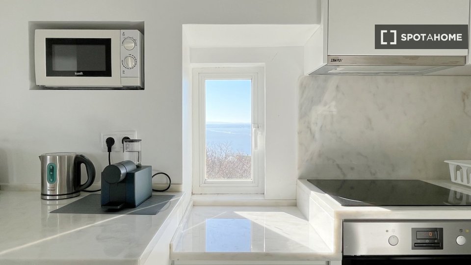 Apartment Lisbon, 2 beds, 71m² — photo 3
